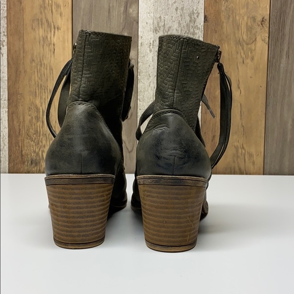 9.5 Roxy mid ankle boot - Picture 3 of 5